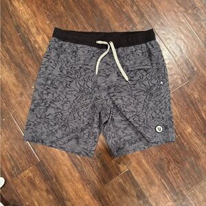 Men's vuori Kore short lined - M